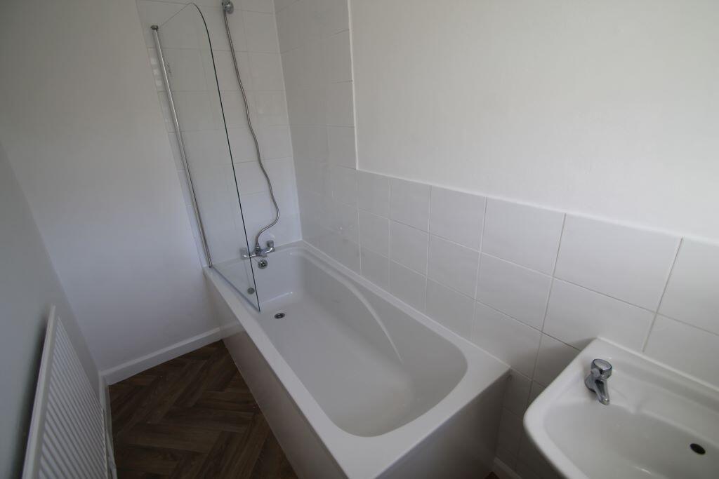 Rowdowns Road, Dagenham